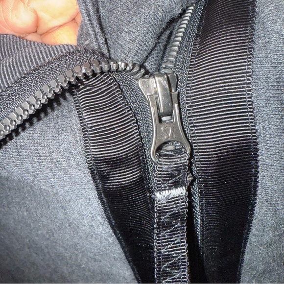 Lululemon Virsana blanket wrap coat. Size 8 - Picture 2 of 5